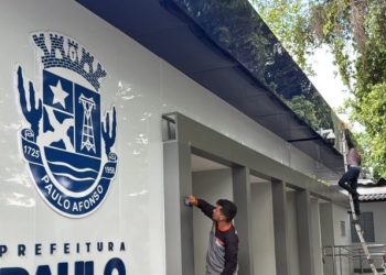 Caos administrativo: prefeitura de Paulo Afonso detalha algumas das razões para fechar setores por 30 dias. Falta de insumos, dívidas, veículos sucateados…