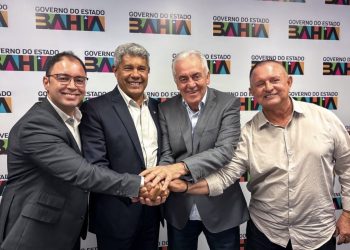 Paulo Afonso é contemplada com ambulâncias, ônibus escolares e novos equipamentos após reunião de Galinho com Jerônimo
