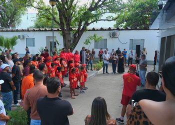 Educação ambiental – Prefeitura planta árvores (por Francisco Nery Júnior)