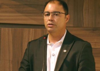 Prefeito Mário Galinho fala em avanços e união de esforços em discurso na Câmara de Vereadores