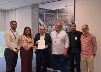 Em Recife, Ziane Costa, prefeita de Delmiro Gouveia, se reúne com a Chesf e busca voltar com Complexo Angiquinho