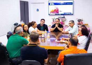 Prefeito Mário Galinho antecipa pagamento de R$ 1 milhão e beneficia mais de 400 professores em Paulo Afonso