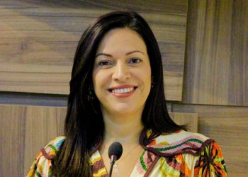 Aprovado projeto de Evinha que garante mais humanização no parto com presença de doulas; veja outras ações da vereadora