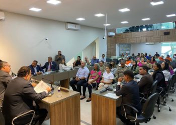 Vereador Valmir Rocha promove audiência pública para discutir combate à violência contra a mulher e implantação de casa abrigo