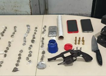 Dois homens são detidos em Paulo Afonso com drogas, armas e dinheiro no Bairro Barroca