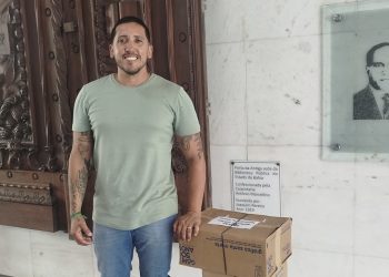 Prefeitura de Glória-BA fortalece acervo da Biblioteca Municipal com doação de 155 livros da Fundação Pedro Calmon