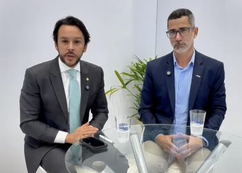 Deputado Mário Jr anuncia instalação de hidrômetros no Residencial Francisco Chagas para entrega das casas em Paulo Afonso