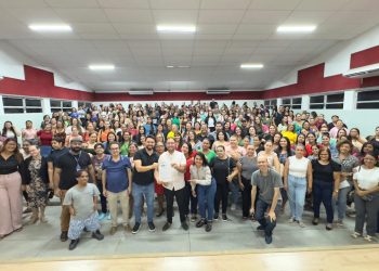Cuidadores da rede municipal de ensino de Paulo Afonso terão salário reajustado de R$ 1.518 para R$ 1.800 e carga horária reduzida de 8h para 6h