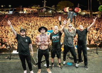 Tico Santa Cruz: “Vale muito a pena conhecer essa cidade” — Detonautas celebram Paulo Afonso após apresentação marcante