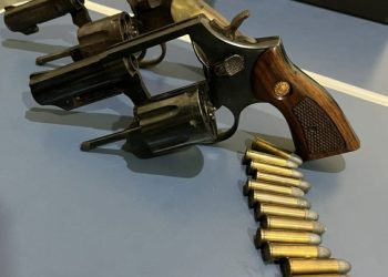 Polícia Militar prende dois homens por porte ilegal de arma de fogo em Glória-BA