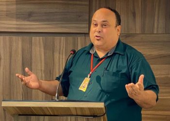 Na Câmara, Vanélio Oliveira defende turismo como saída para renda em Paulo Afonso