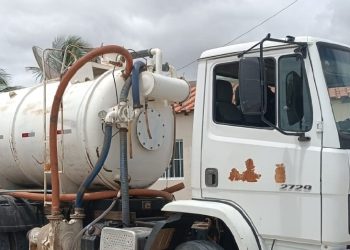 Prefeitura de Glória-BA segue cronograma de esgotamento com o carro fossa na zona rural
