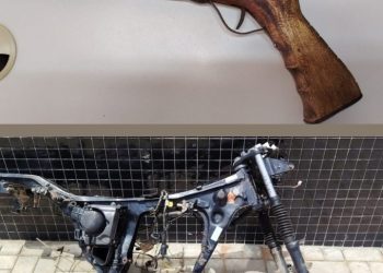 Polícia apreende arma de fogo e chassi de motocicleta adulterado em Jeremoabo-BA